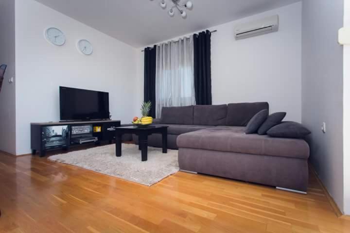 Apartman Mila Каштела Экстерьер фото